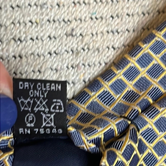 Betini squares 100% silk tie - Picture 6 of 7